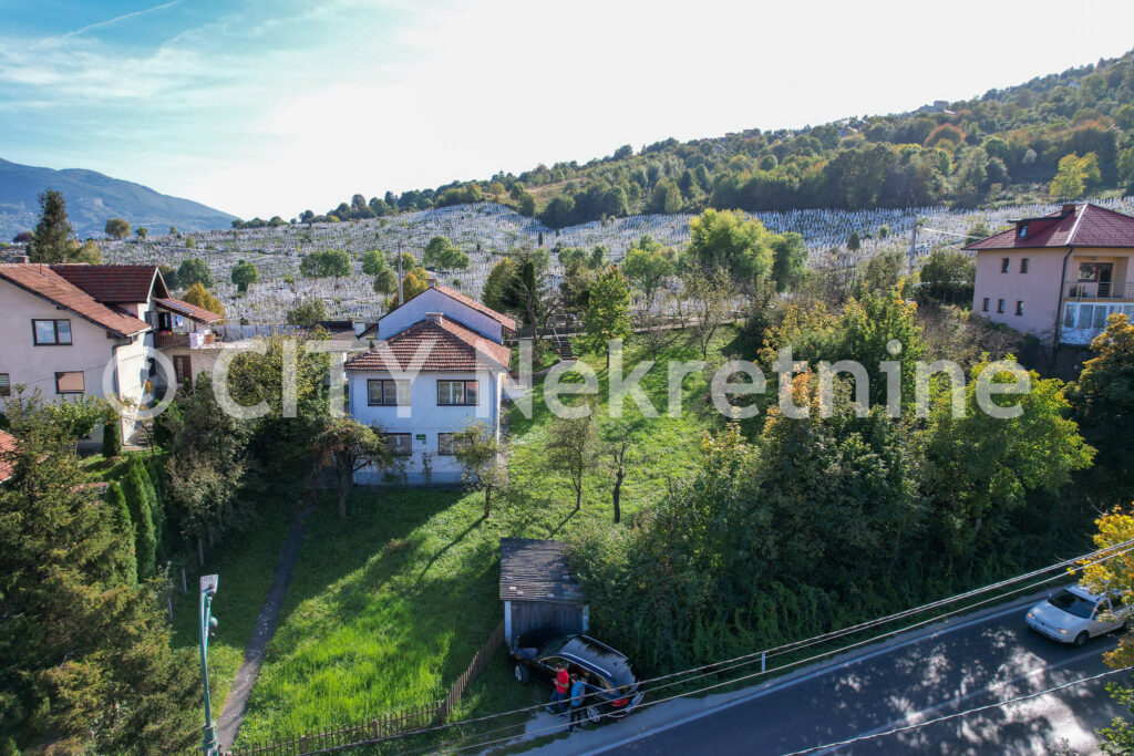 Centar, Bare, Alipašina, cca 150m2, dvoetažna, zemljište 997m2.