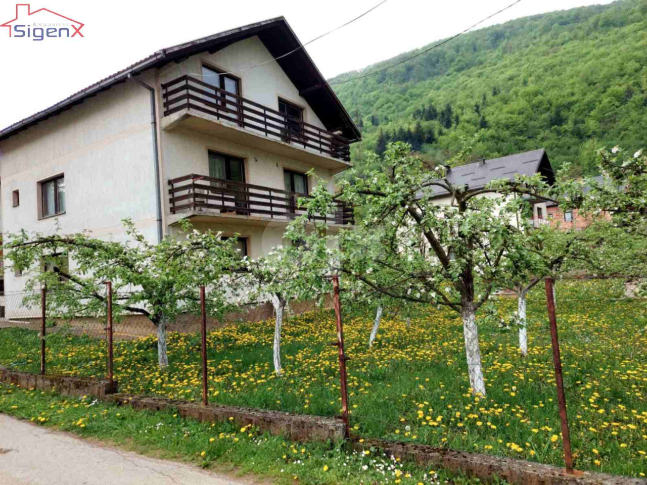 Istočno Sarajevo, Grlica, 83m2, pr+s+pk, pomoćni objekat, zemljište 1.016m2.