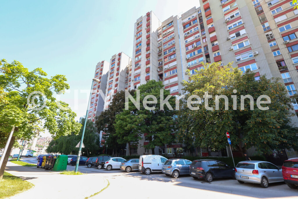 Alipašino, C faza, Geteova, 59m2, trosoban, XVIII (posljednji) sprat, lift.