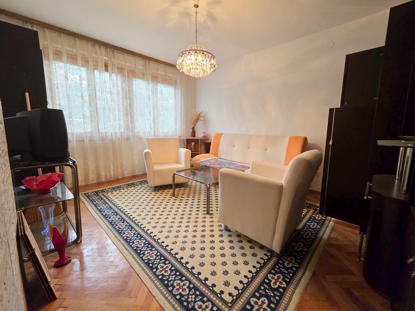Velešići, Muhameda ef. Pandže, 61(64)m2, trosoban, I sprat.