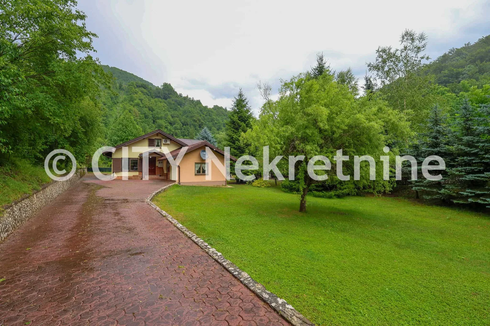 Ilijaš, Srednje, Ljubina, 129m2, zemljište 1.770m2.