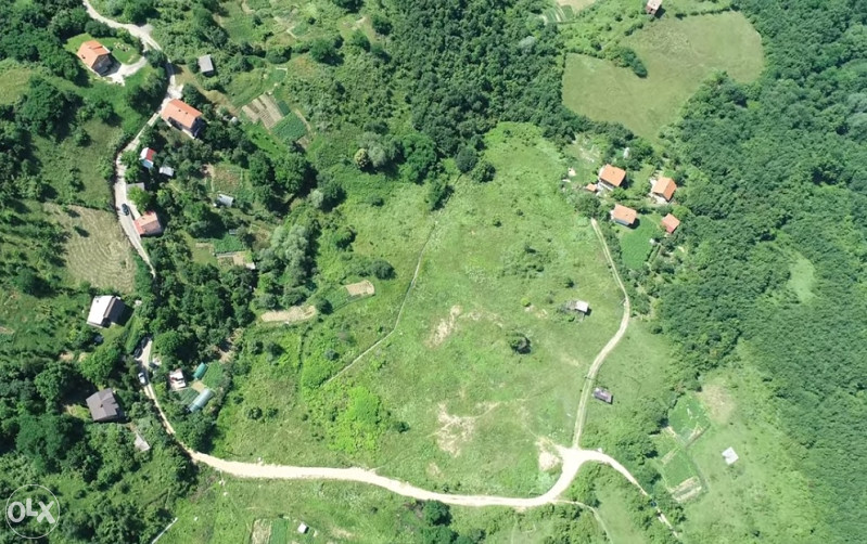 Pofalići, Hum, 20 dunuma, uknjižene 4 kuće.