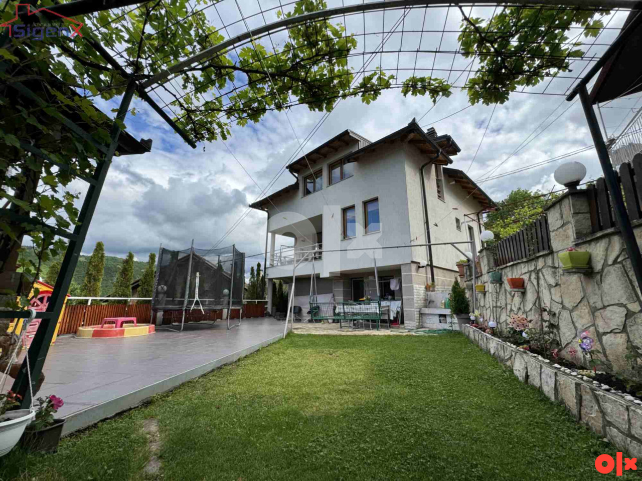 Stari Grad, Sarajevskih gazija, cca 200m2, pr+s+pk, parcela 270m2.