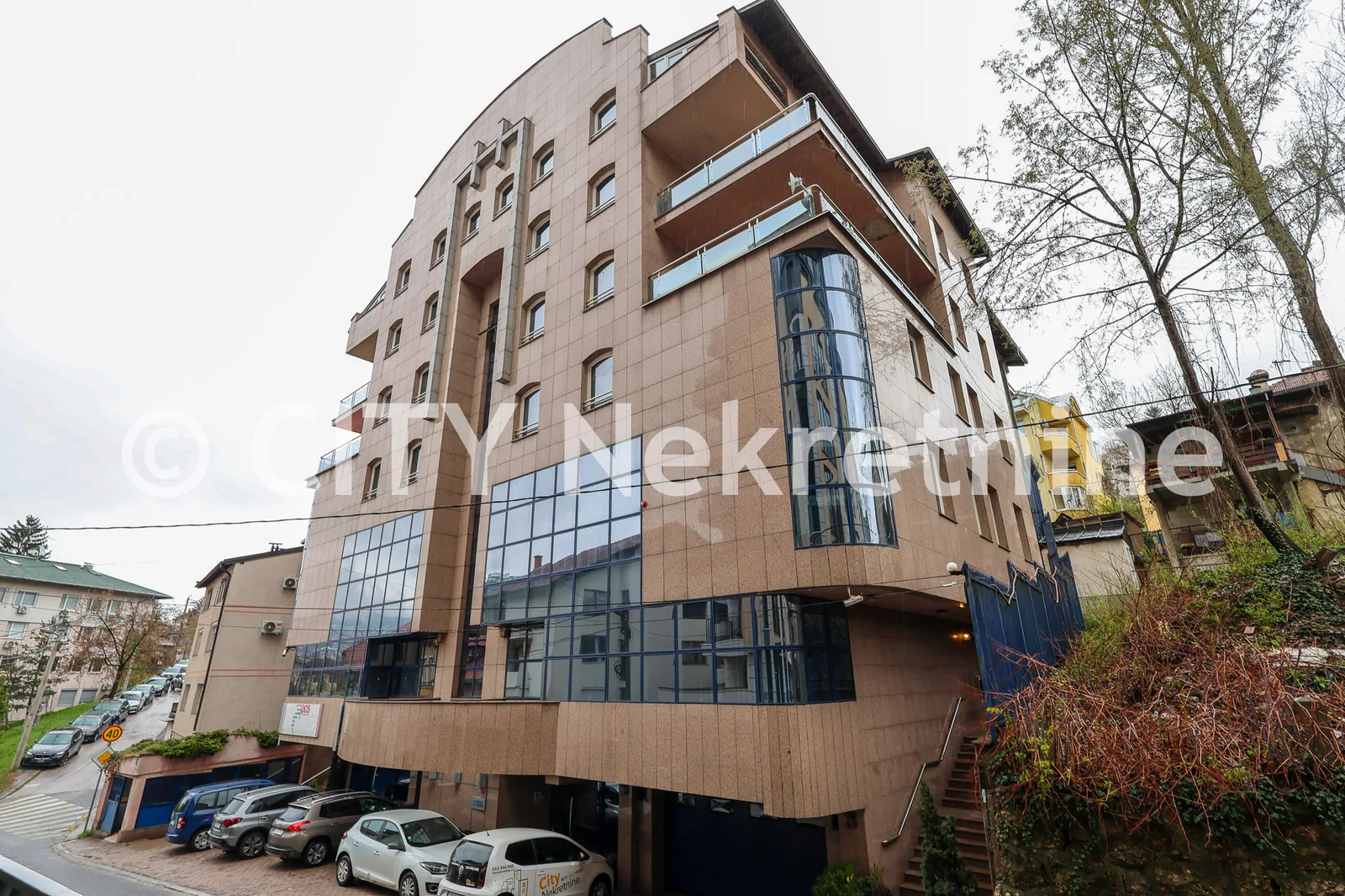Poslovni prostor - Novo Sarajevo - Kovačići - 200 m2