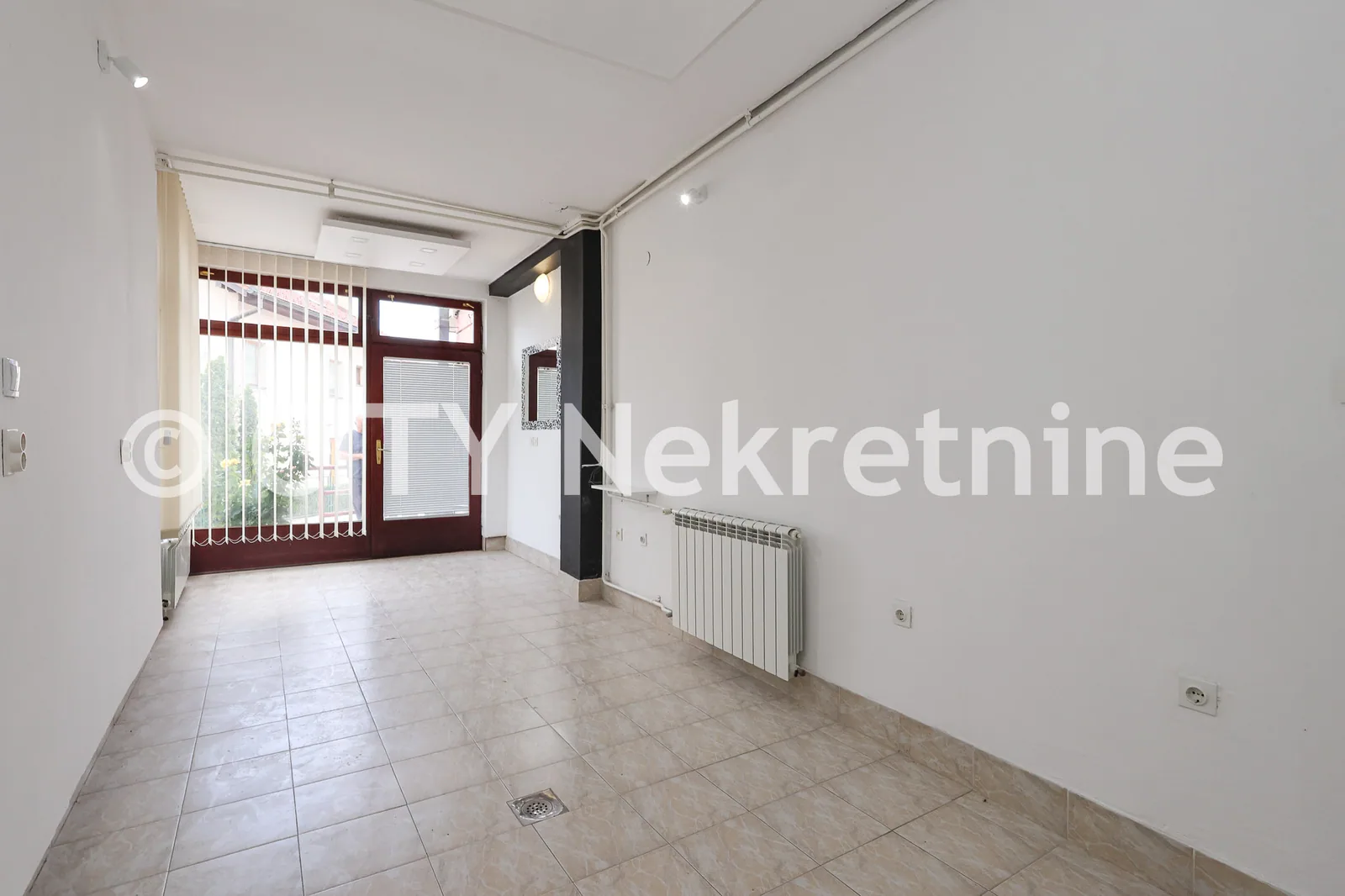Poslovni prostor - Centar - Breka - 13 m2