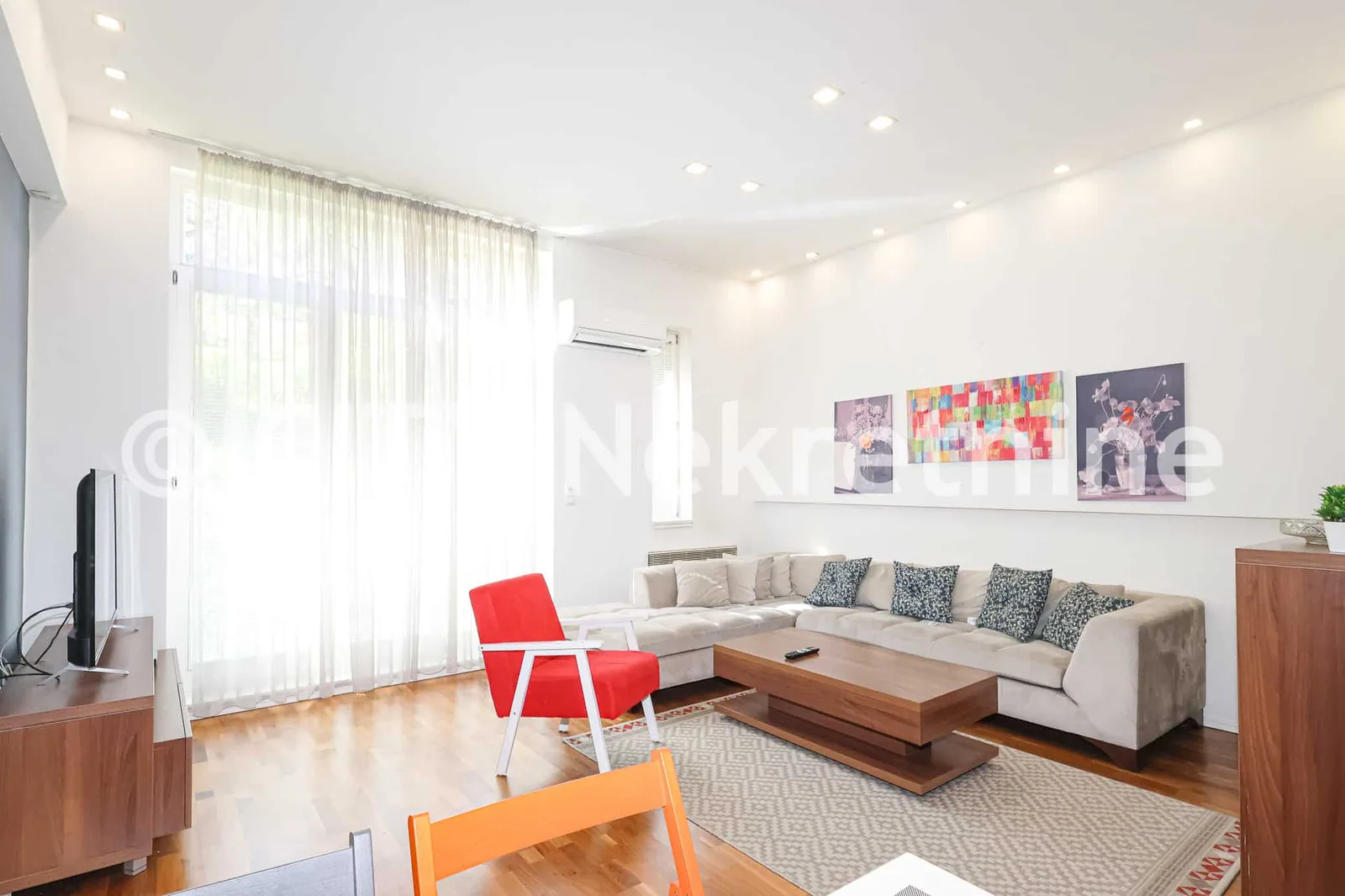 Trosoban namješten stan - Centar - Skenderija - 80 m2