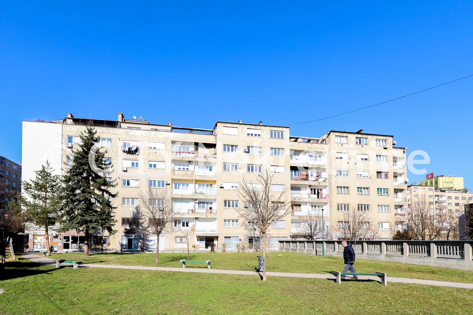 Jednosoban nenamješten stan - Novo Sarajevo - Čengić vila - 38 m2