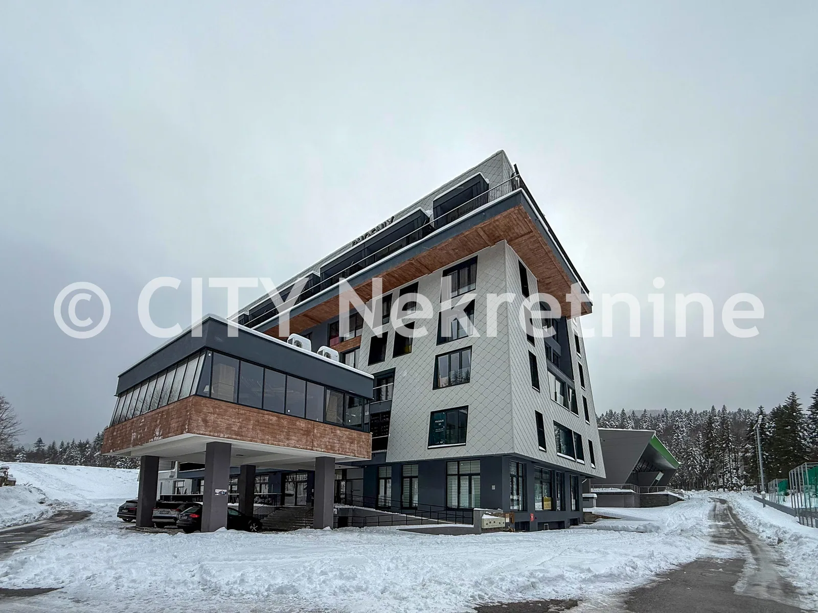 Bjelašnica, Babin do, 35.37m2, jednosoban apartman, prizemlje, namješten, parking mjesto.