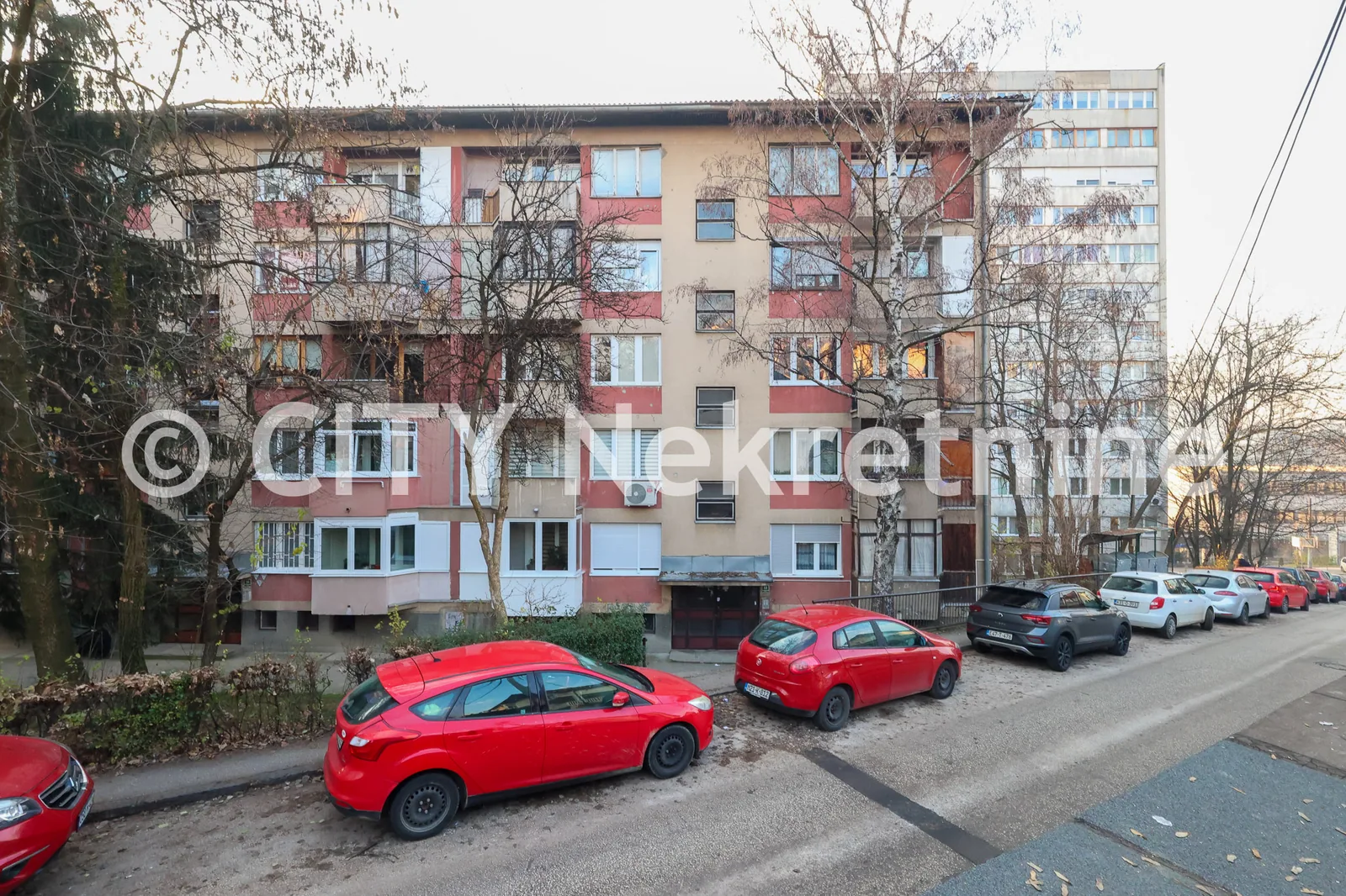 Koševo, Asima Ferhatovića, 65m2, trosoban, IV (posljednji) sprat, bez lifta.