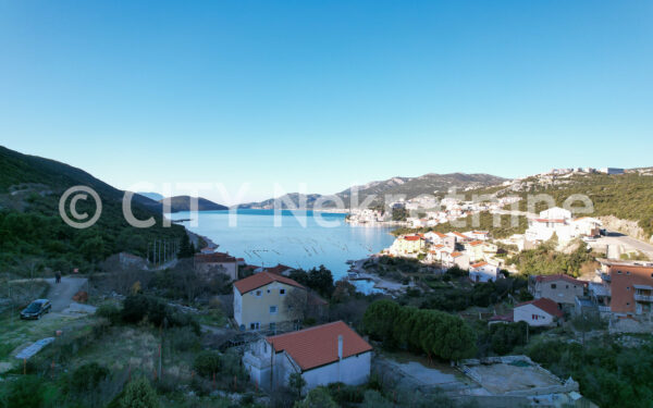 Neum, Jazine, 1.748m2, sa dvije kuće.