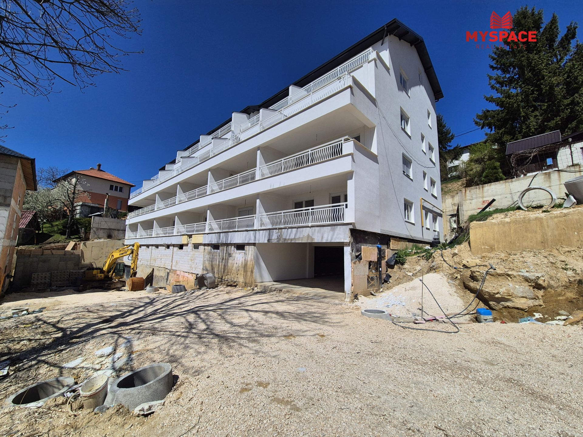 Stari Grad, Mihrivode, 54m2, dvosoban, II sprat, novogradnja, garaža, balkon, etažno plinsko podno grijanje, blinda vrata, 8.000KM/m2.