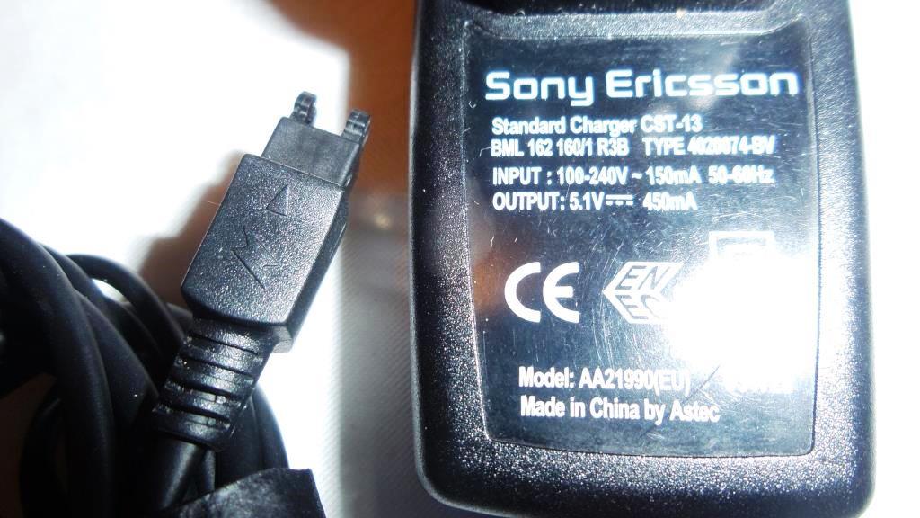 Punjači za mobitele:  Nokia AC-2E (brzi) Nokia ACP-8E (spori) Sony Ericson CST-13 Panasonic EB-CAX500 EU Panasonic PQLV219CE Nokia AC-3E (5V/350mA) Alcatel S003KV0500040 (5V/400mA) Samsung ATADM1OEBE (5V/0.7A) Siemens (5V/0.43A) Punjači su originalni i is