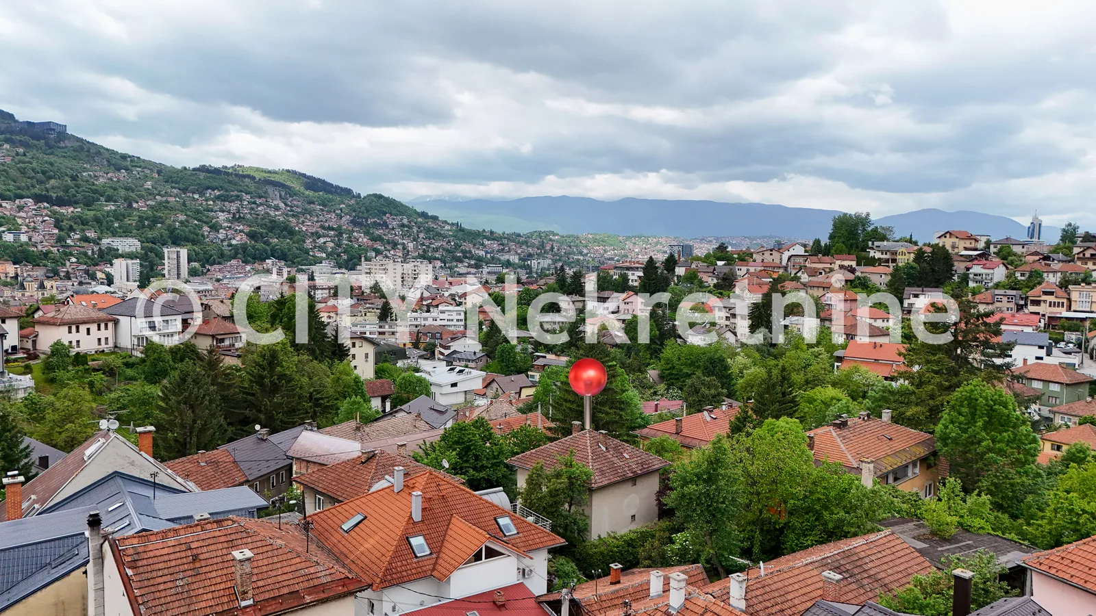 Stari Grad, Čadordžina, 170m2, zemljište 261m2.