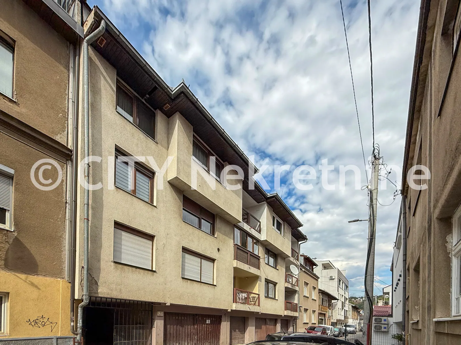 Mejtaš, Hadži-Sulejmanova, 75m2, trosoban, I sprat, bez lifta.