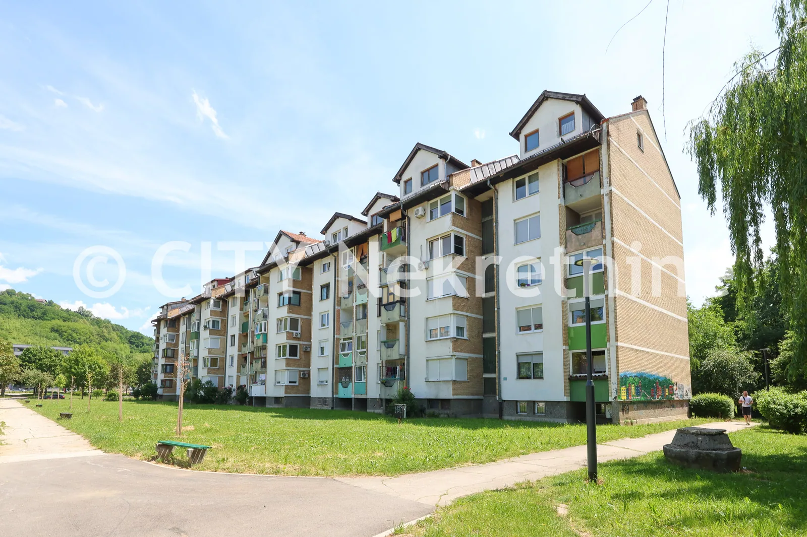 Dobrinja, Gandijeva, 65m2, trosoban, suteren.