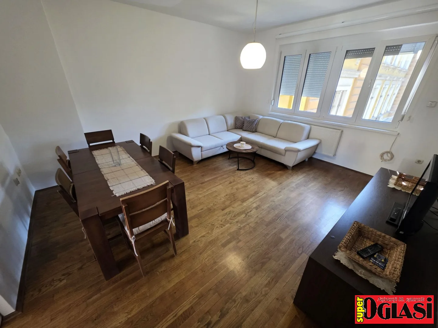 Trosoban renoviran stan Centar, 64m2