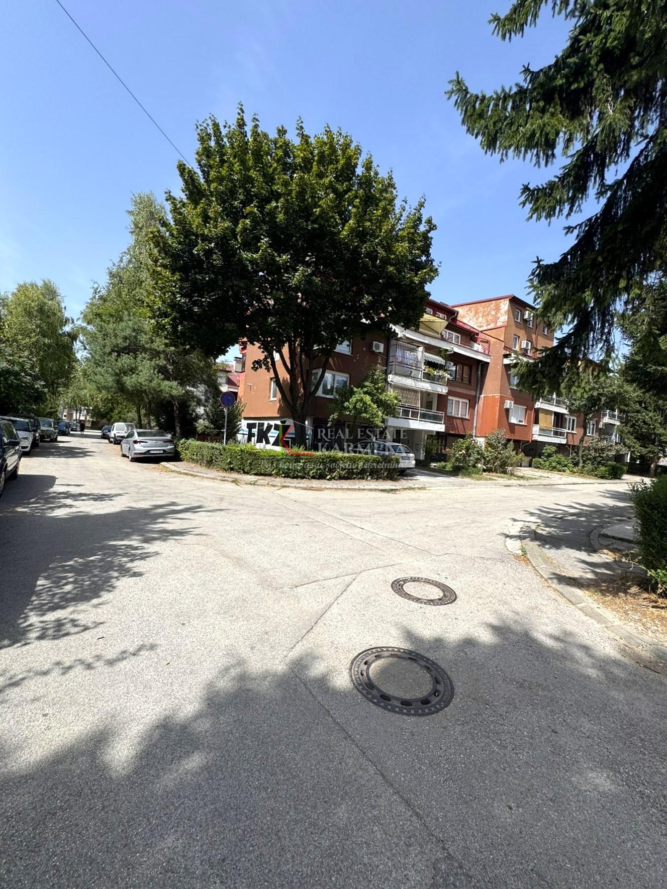 Dobrinja, Nadežde Petrović, 74.43m2, dvoiposoban, II sprat, sa garažom.