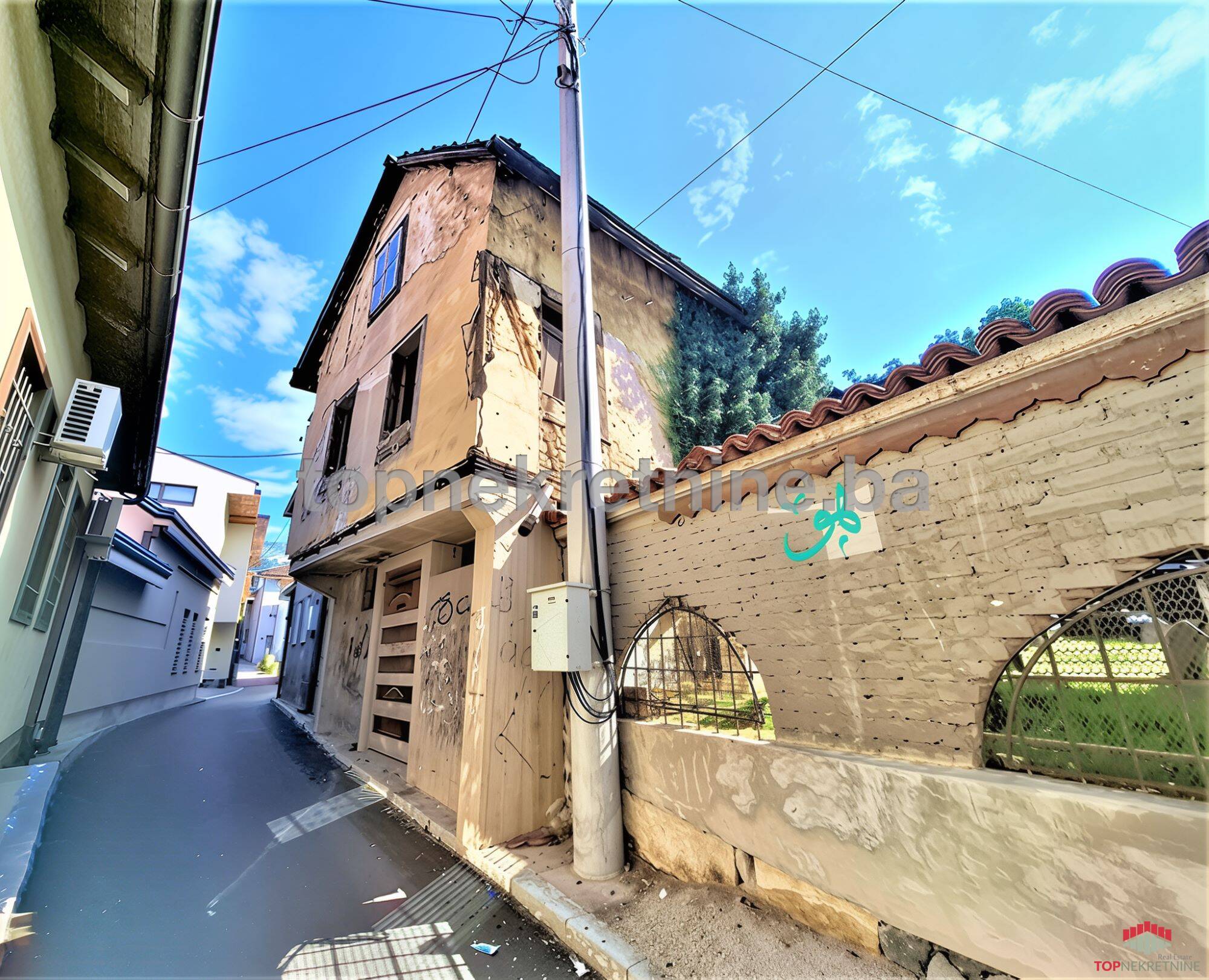 Stari Grad, ul. Potok, u blizini Baščaršije, 80m2, pr+s, dvorište 72m2.