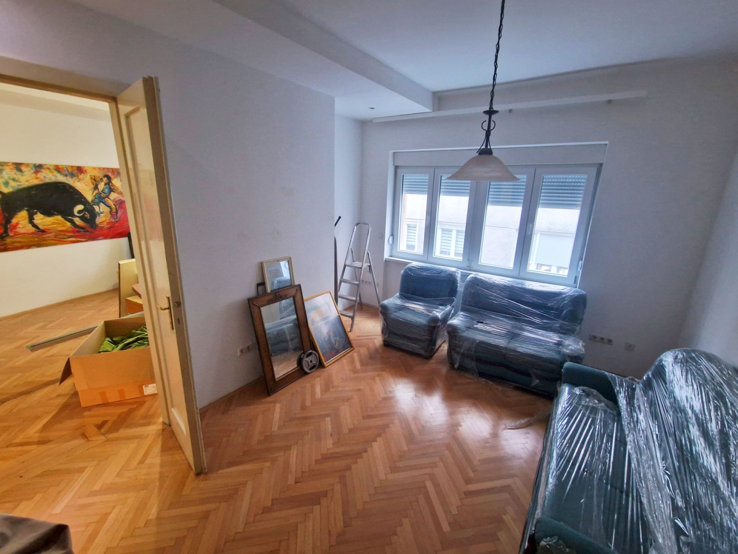 Mejtaš, Čekaluša, 92m2, trosoban, I sprat, renoviran, etažno plinsko grijanje, blinda vrata, PVC stolarija, 460.000KM.