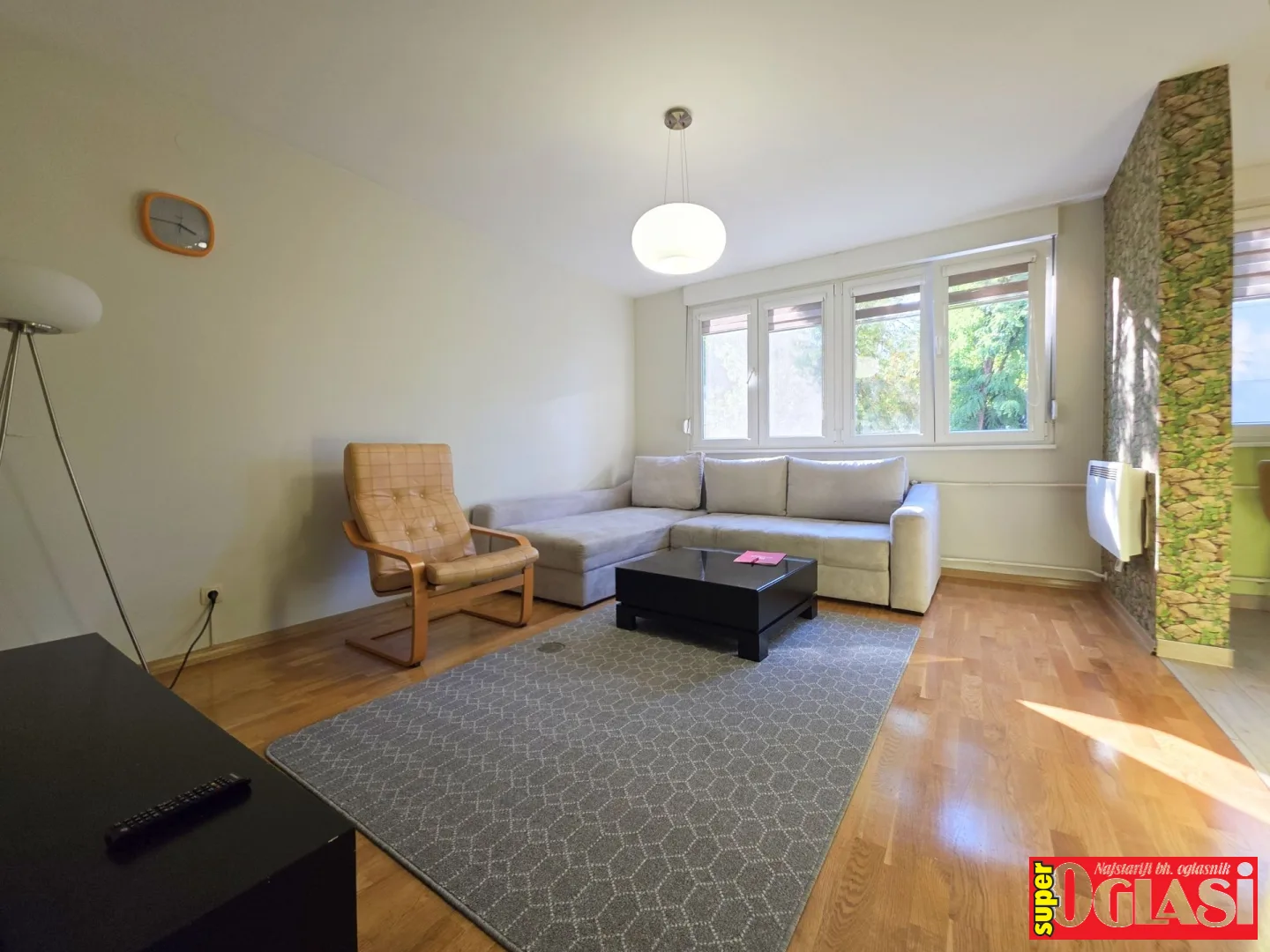 Trosoban renoviran i namješten stan Pejton, 70 m2