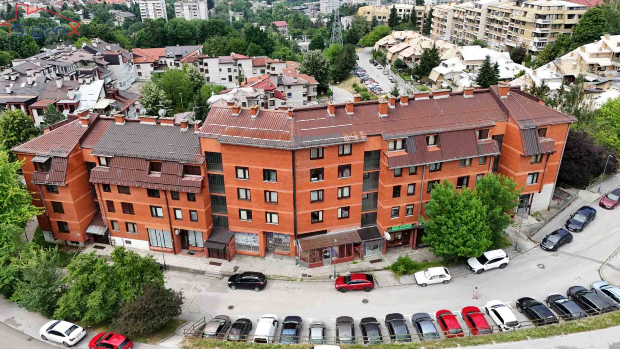 Breka, Himze Polovine, 79m2, trosoban, II sprat.