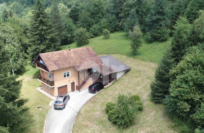 Trnovo, Ilovice, cca 160m2, zemljište 6.979m2.