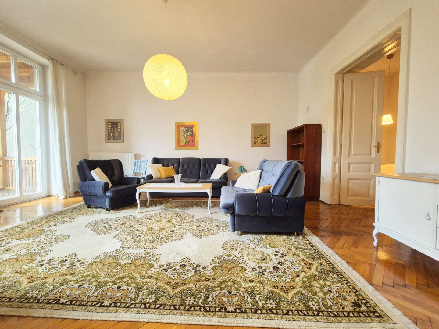 Mejtaš, Mehmed-paše Sokolovića, 110m2, trosoban, II sprat, etažno plinsko grijanje, PVC stolarija, balkon, blinda vrata, cijena po dogovoru.