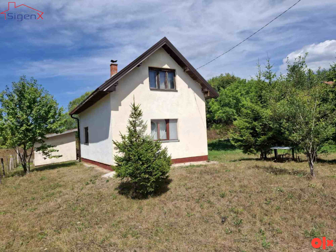 Trnovo, prekoputa pilane, 2 sprata, parcela 3.840m2.