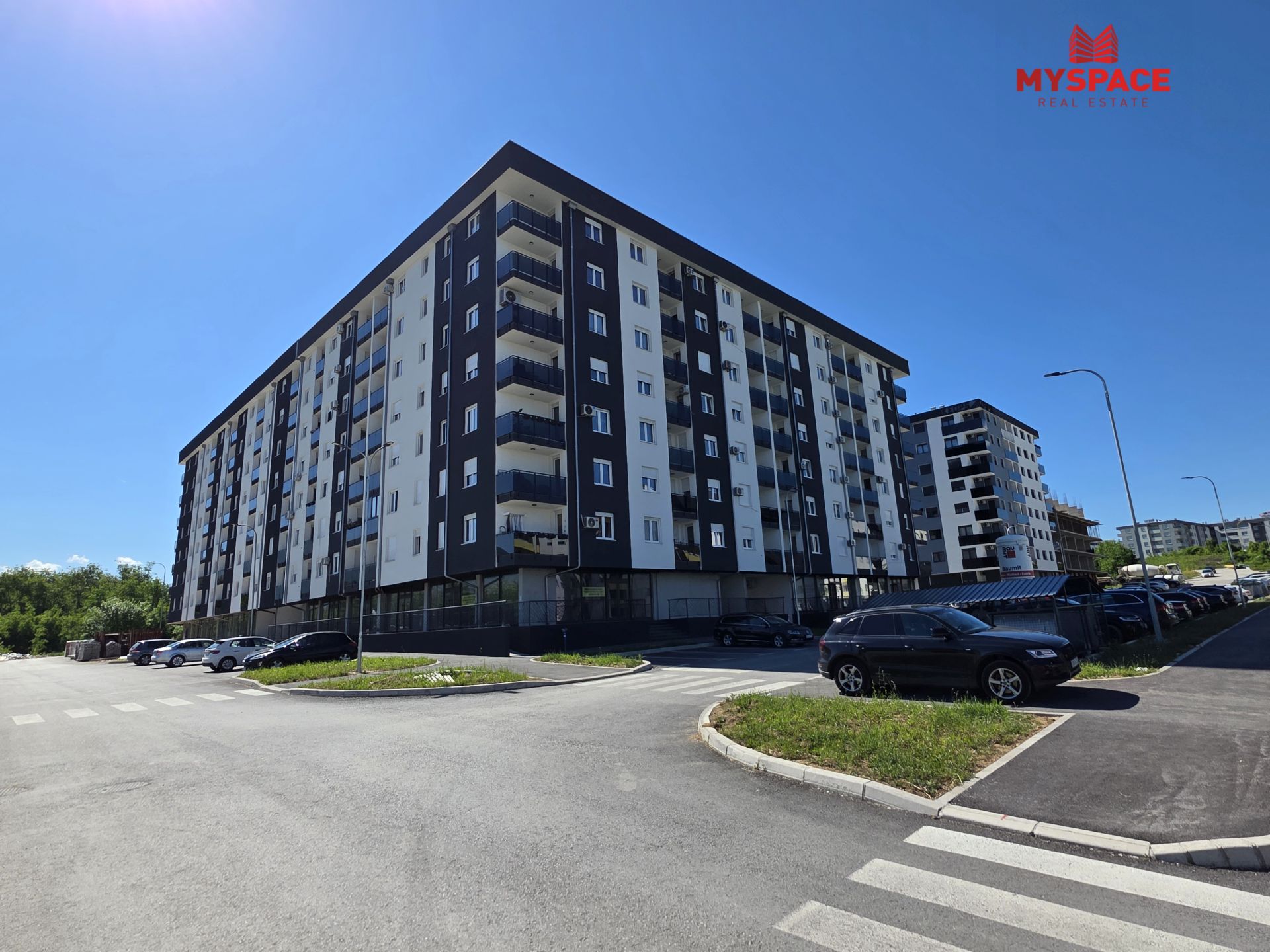 Istočno Sarajevo, Nova Dobrinja, Muhameda i Vladimira Mehmedbašića, 47m2, dvosoban, VII sprat, novogradnja, cent. gradsko grijanje, blinda, 175.000KM.