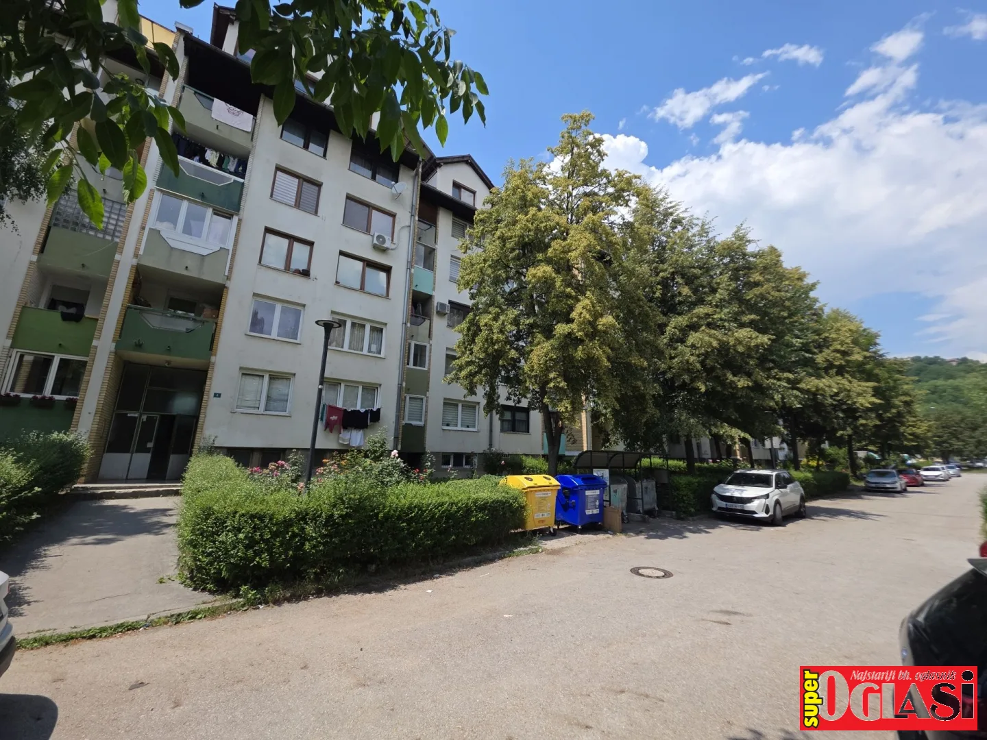 Trosoban renoviran stan Dobrinja, 63 m2