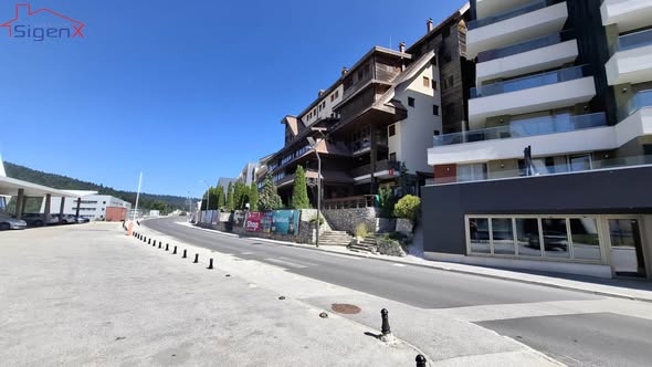 Bjelašnica, Babin do, dva prostora, 28m2 i 18m2.
