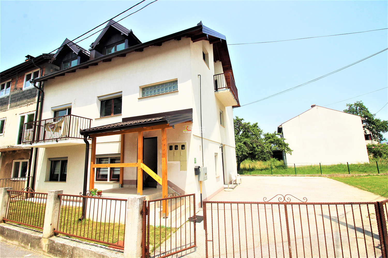 Otes, Oteška, 229.5m2, pr+s+pk, zemljište 336m2.