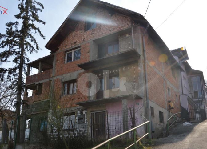 Velešići, Hasana Bibera, 200m2, pr+2s+pk, okućnica 95m2.