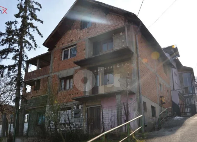 Velešići, Hasana Bibera, 200m2, pr+2s+pk, okućnica 95m2.