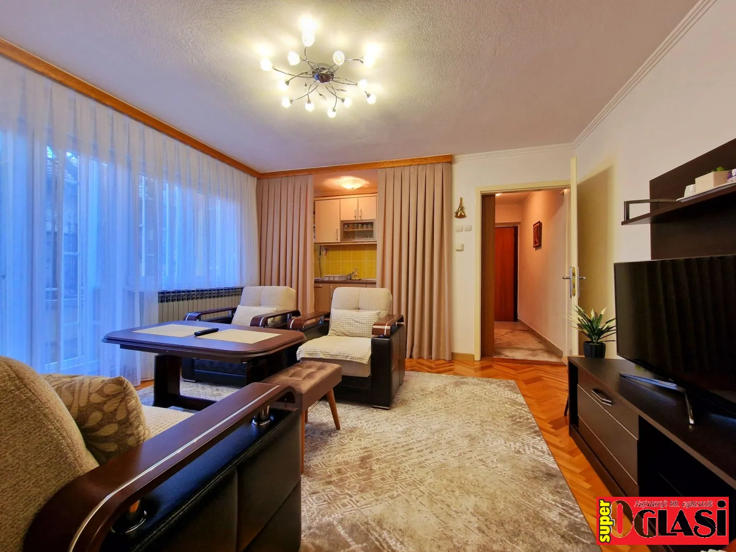 Trosoban namješten stan Stari Grad, 62 m2