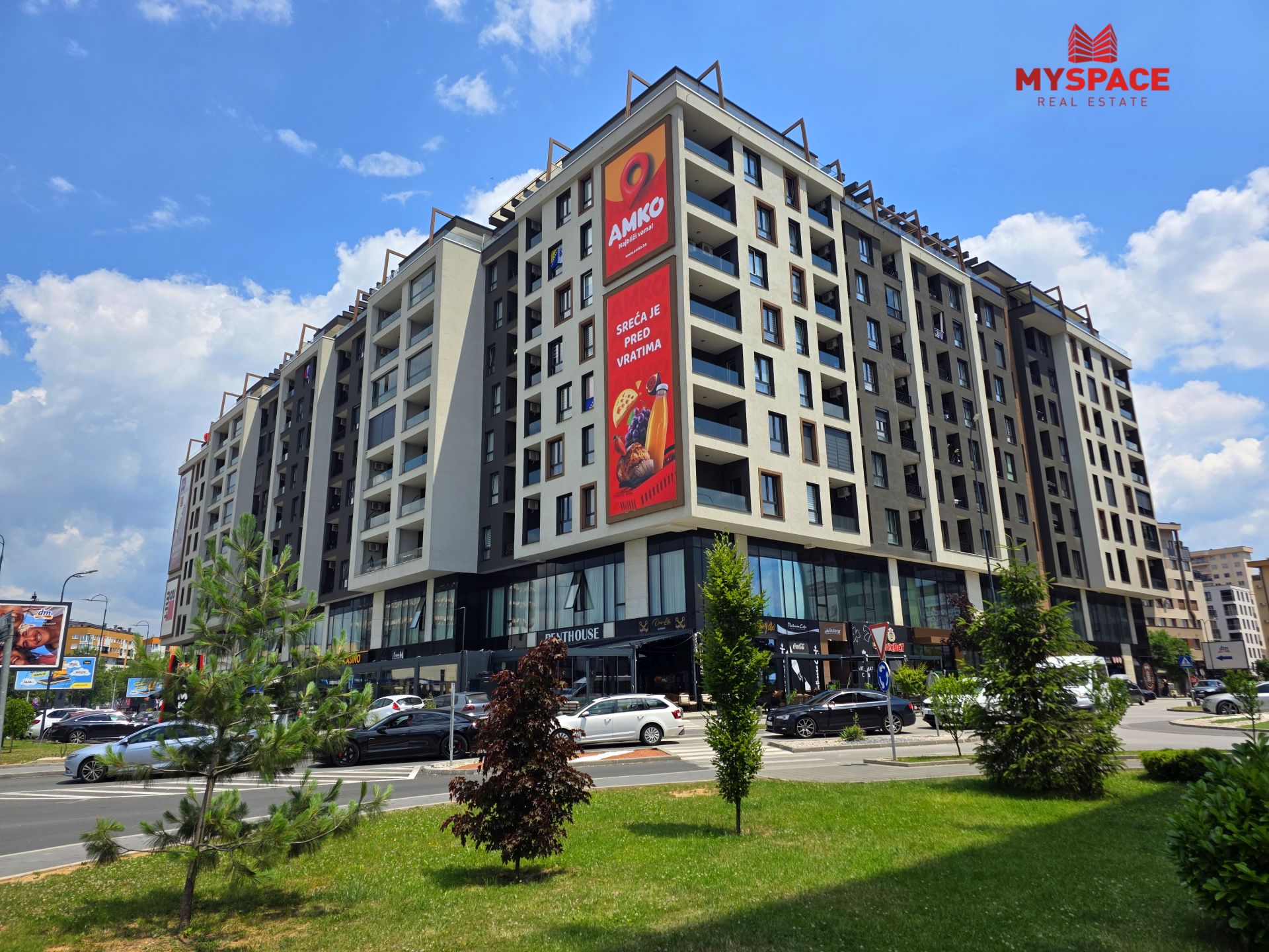 Bulevar, Džemala Bijedića, 43m2, dvosoban, VI sprat, novogradnja, namješten, centralno gradsko grijanje, klima, blinda, 289.000KM.
