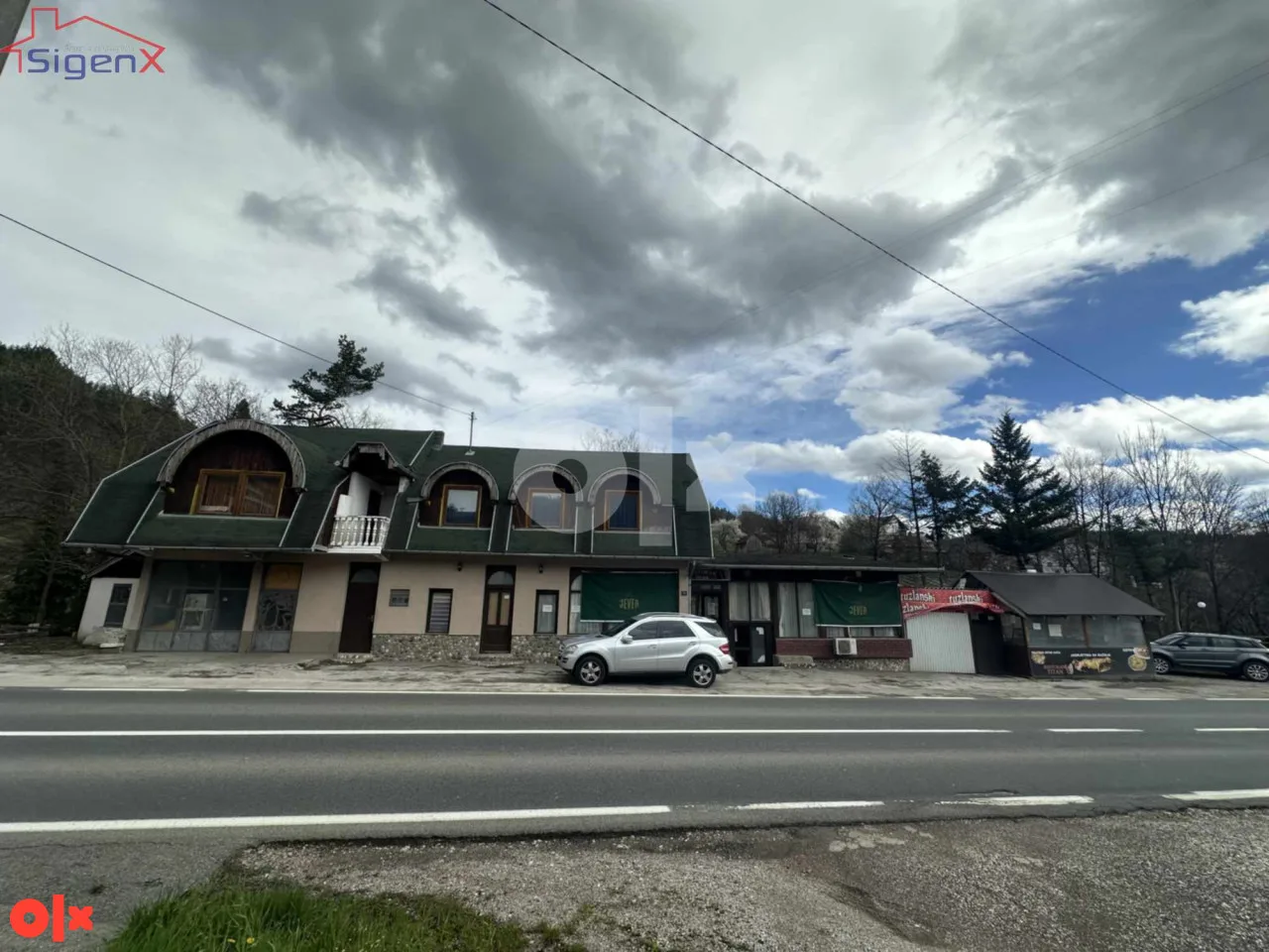 Olovo, 330m2, zemljište 744m2, uz magistralni put, restoran sa prenoćištem.