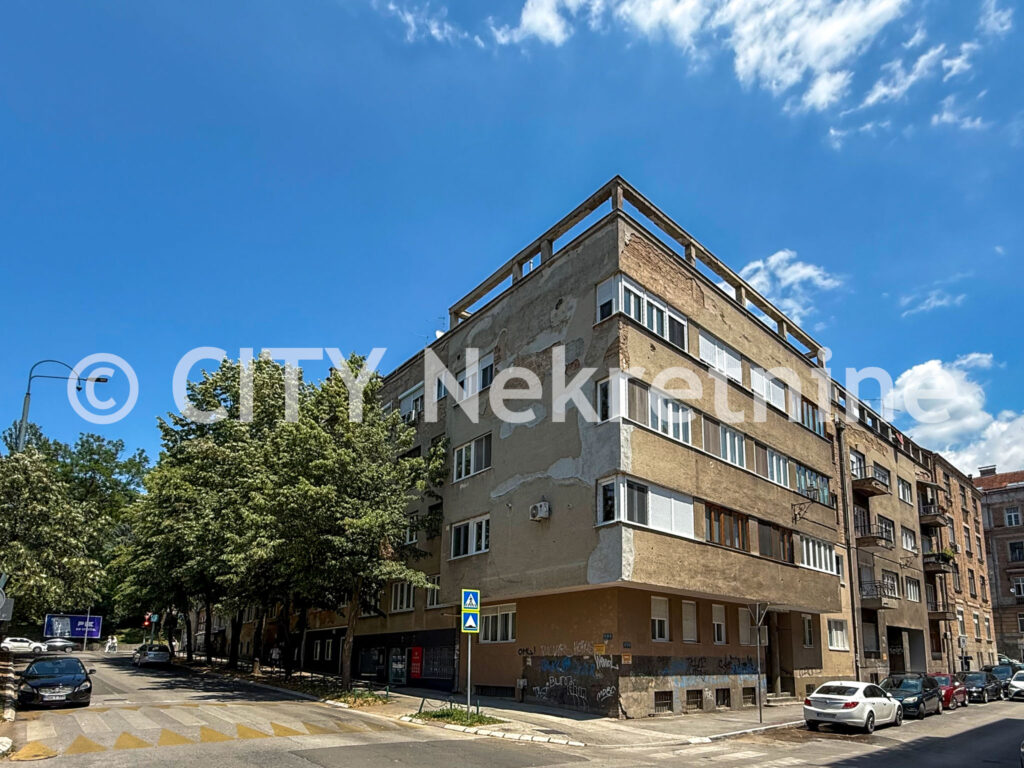 Marijin Dvor, Fra Anđela Zvizdovića, 45m2, dvosoban, IV (posljednji) sprat, bez lifta.