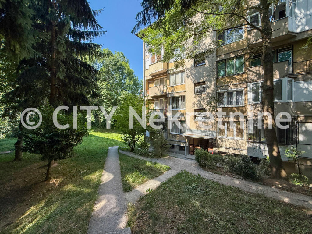 Koševo, Asima Ferhatovića, 63m2, trosoban, visoko prizemlje, bez lifta.