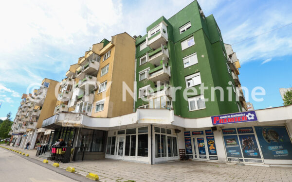 Alipašino, C faza, Trg nezavisnosti, 53m2, prizemlje.
