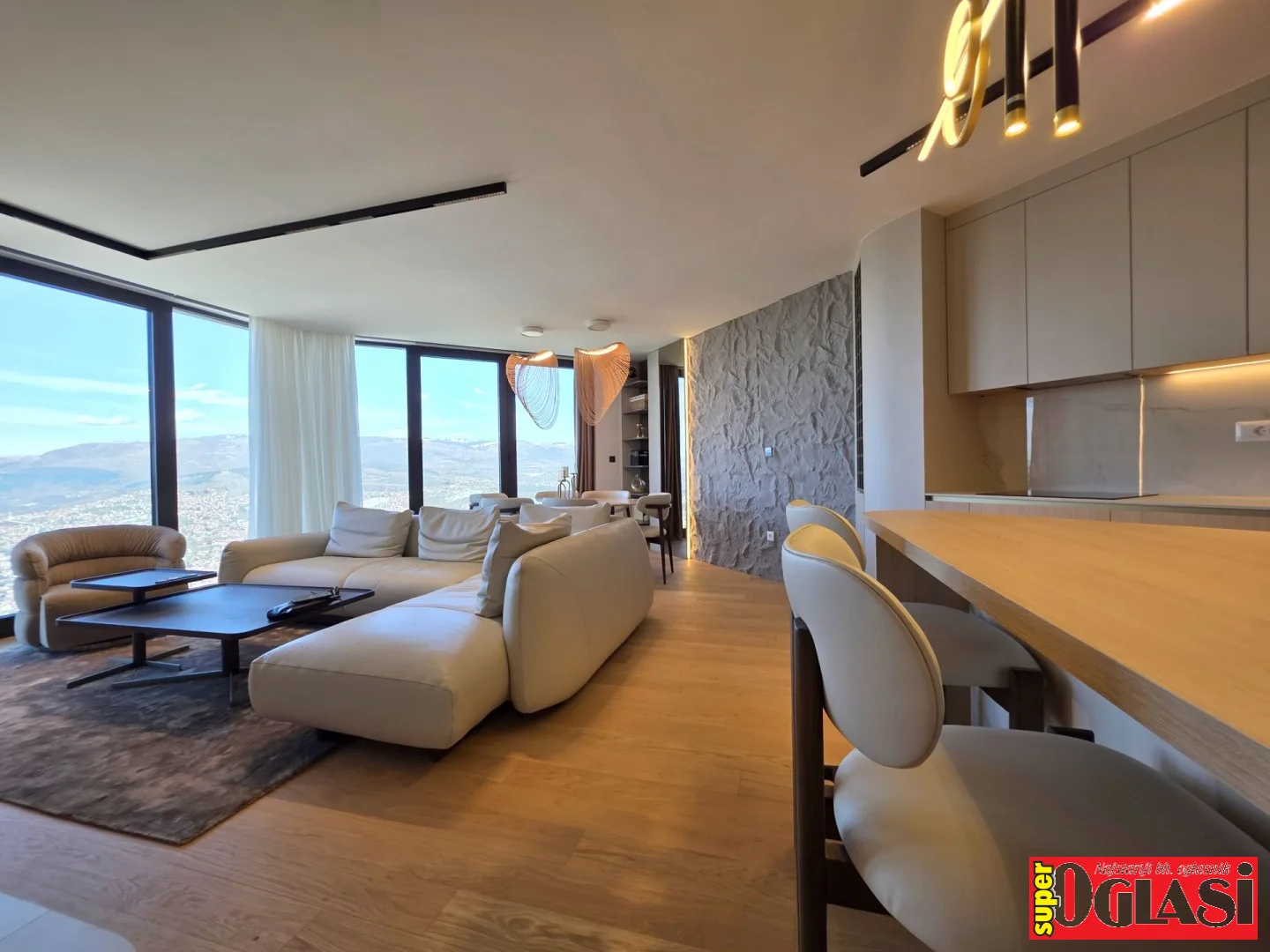 Luksuzan stan sa garažom Roof Gardens, 103 m2