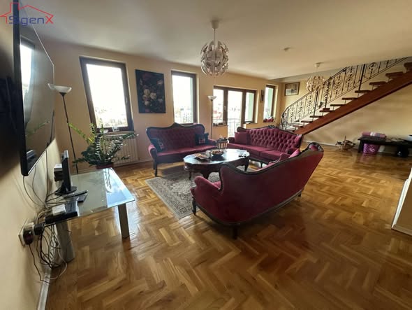 Skenderija, Stolačka, 175m2, petosoban, dvoetažni.