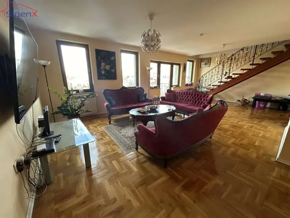 Skenderija, Stolačka, 175m2, petosoban, dvoetažni.