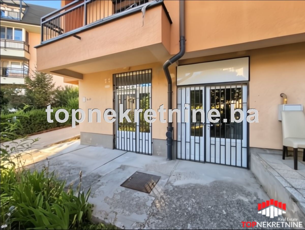 Šip, Branilaca Šipa, 68m2, podijeljen na dvije jednake jedinice po 34m2, zasebni ulazi, prizemlje.