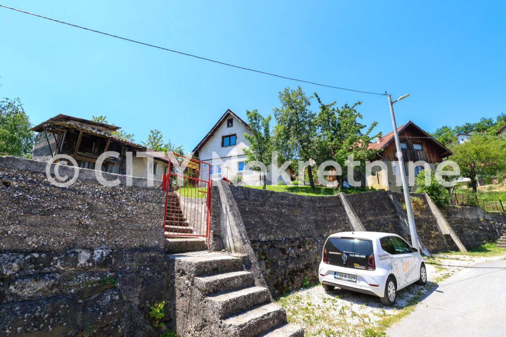Semizovac, Nova cesta, u osnovi 67m2, pr+pk, zemljište 482m2.