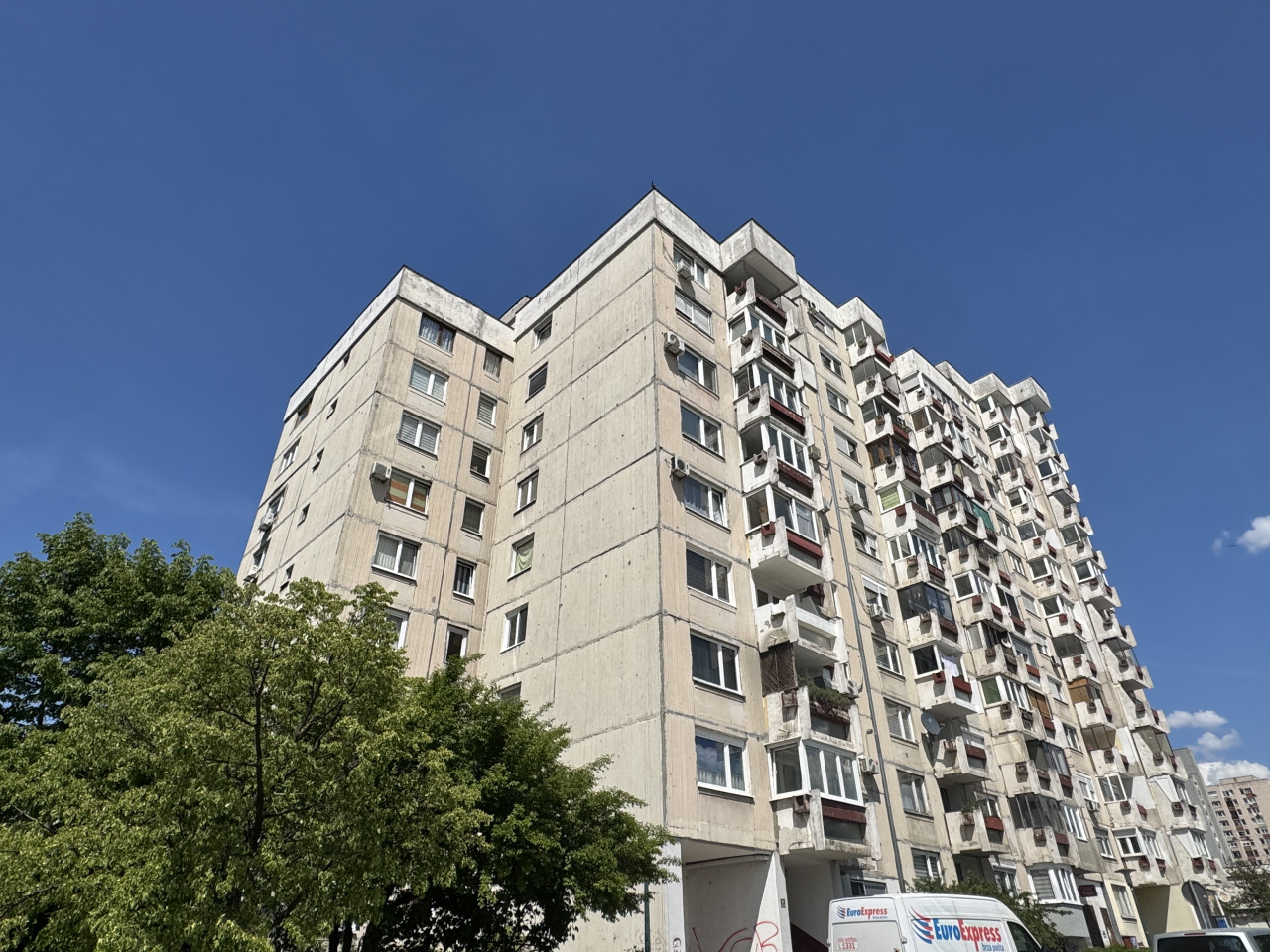 Alipašino, Semira Frašte, 47(55)m2, dvoiposoban, IV sprat, dva lifta, adaptiran.
