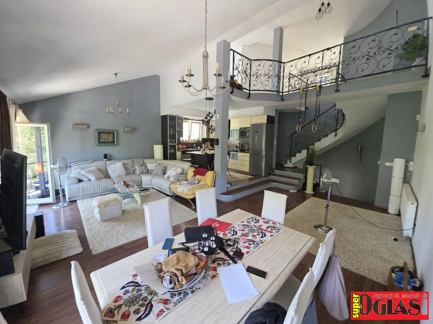 Kuća na tri etaže Stari Grad-Babica basta, 280m2