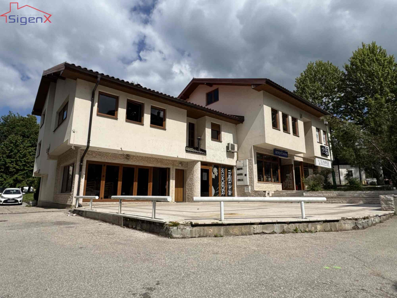 Vogošća, Jošanička, cca 148m2, tri etaže.