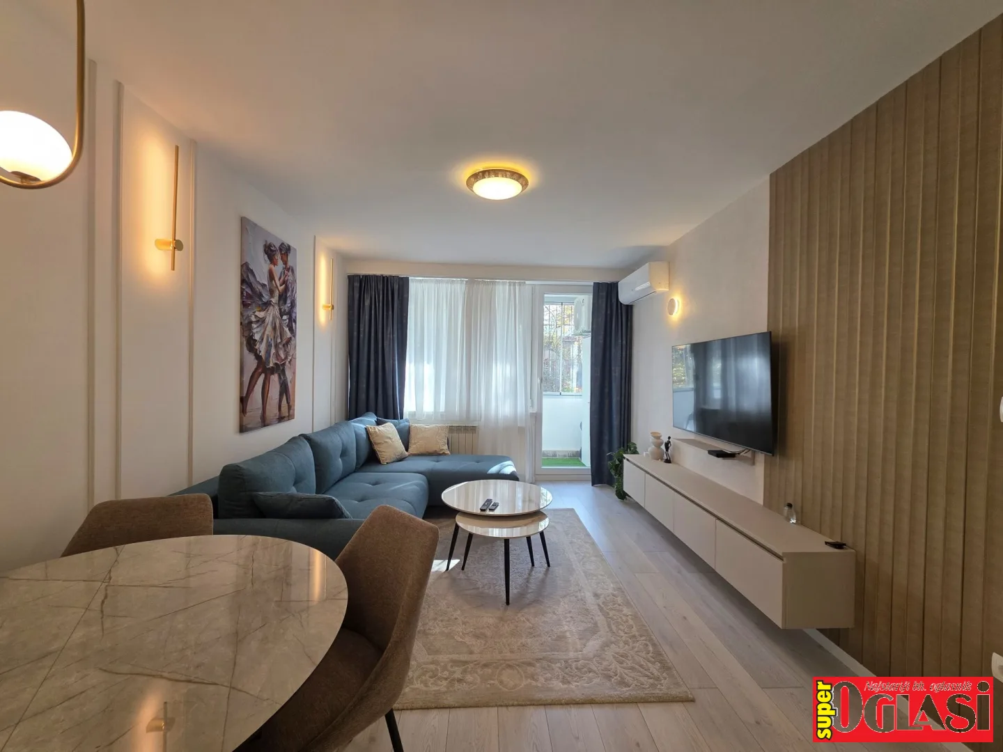 Trosoban renoviran i namješten stan Centar, 56 m2