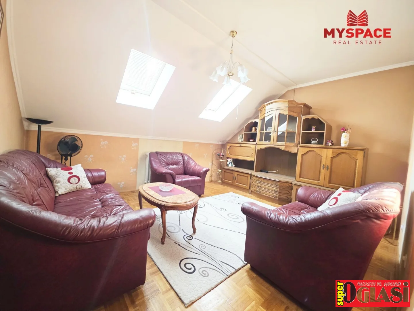 Trosoban stan Stari Grad, 65m2